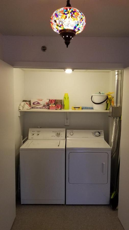 Very Nice, Clean And Quiet Double Room Next To Downtown モントリオール エクステリア 写真